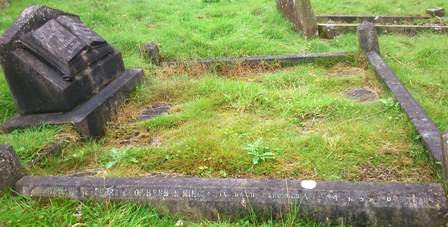 cundall/images/Reuben_King_1840_and_Elizabeth_Broadley_1846_Gravestone_1