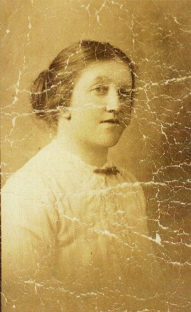 frankland/images/Gladys Holt nee Topham