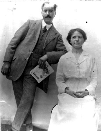 thomas/images/Rachel_Thomas_1876_in1911ish_Bert_Tarrant