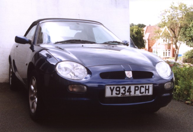 thomas/images/Roger_Nicholas_Thomas_1950_Cars_in2001_MGF_01