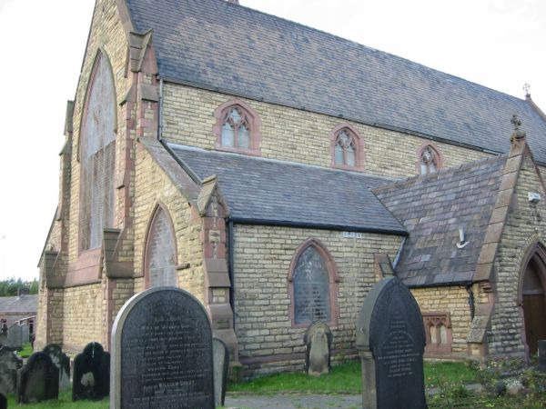 thomas/images/St_Michaels_Church_Garston_3